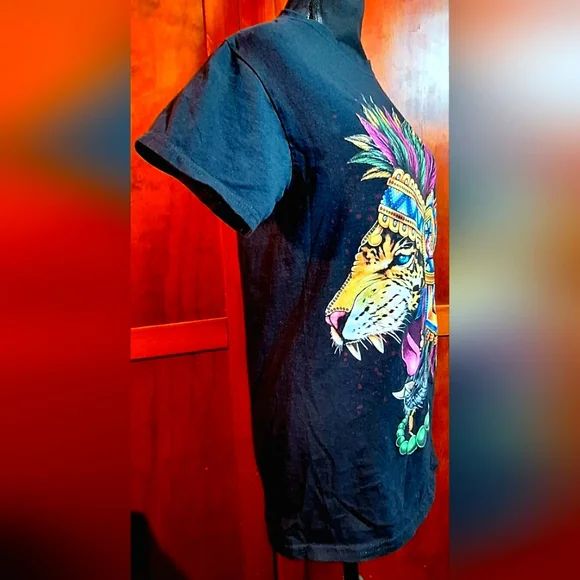 MANO SANTA Colorful Graphic T-Shirt with Leopard Design - Picture 2 of 6